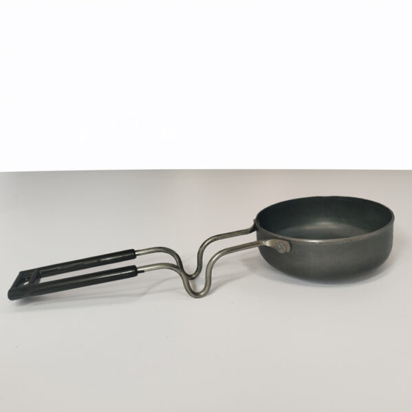 Small irumbu chatti with handle H-1.5inch. D-4.5inch
